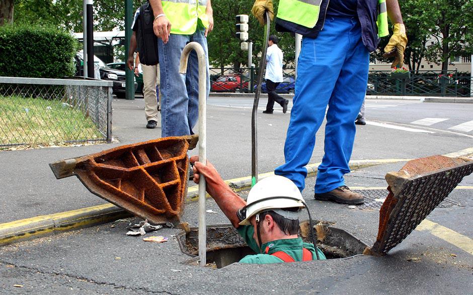 pompe à déboucher wc Louvres